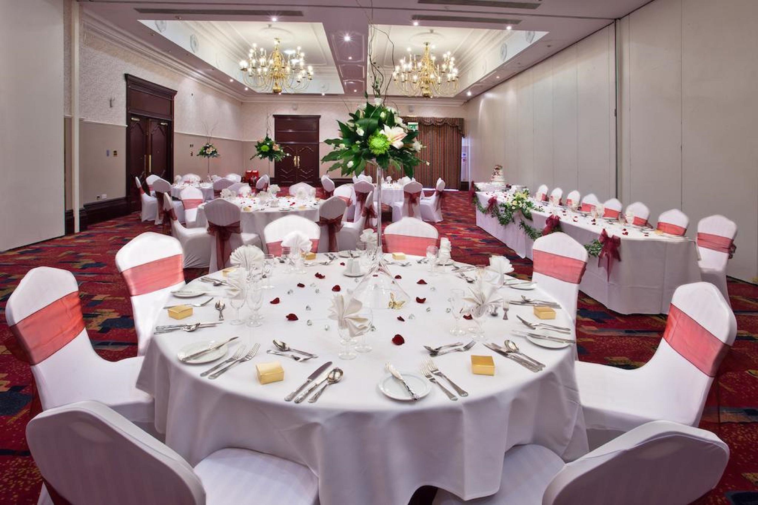 Royal Court Hotel & Spa Ковентри Экстерьер фото