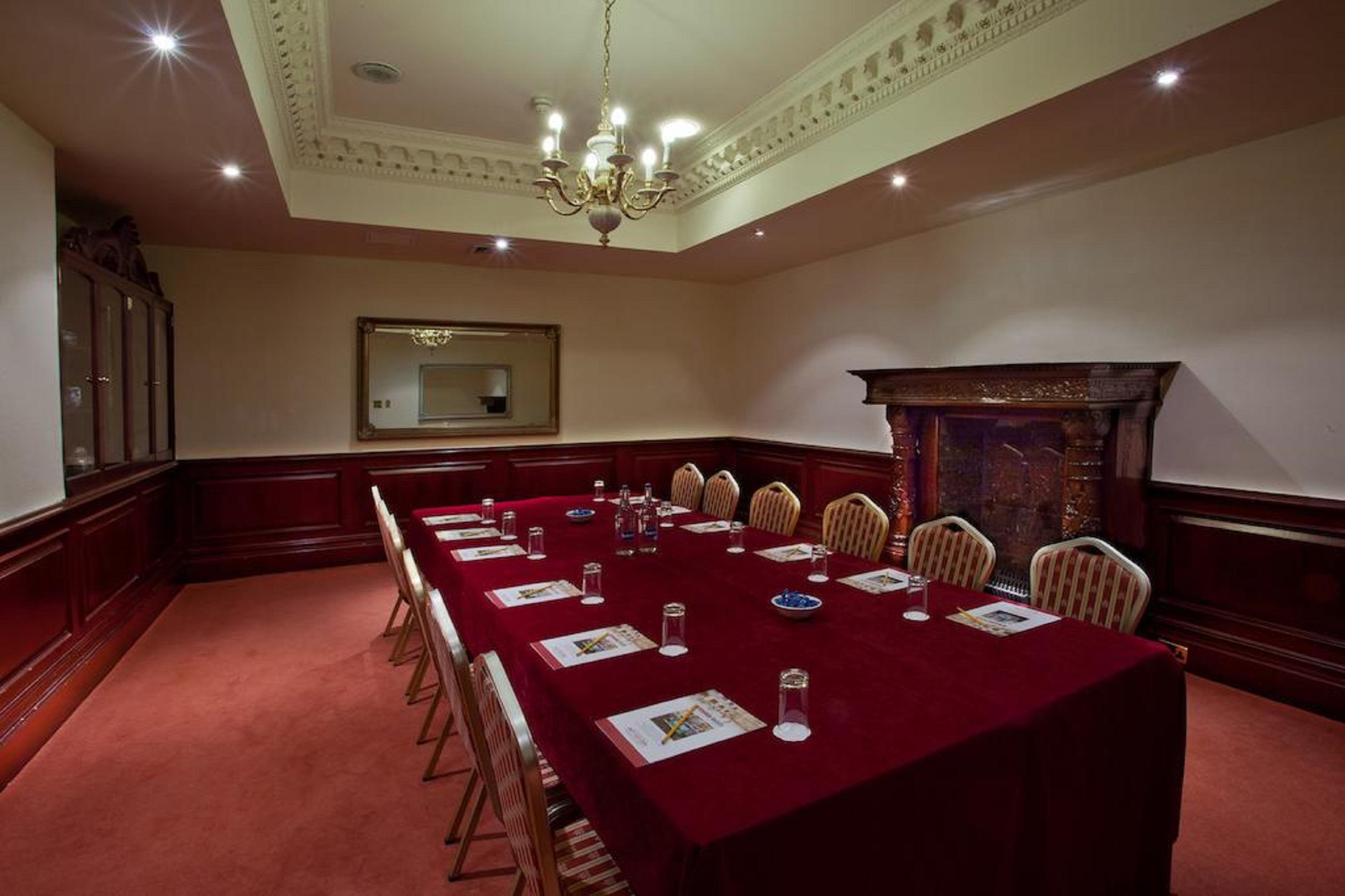 Royal Court Hotel & Spa Ковентри Экстерьер фото