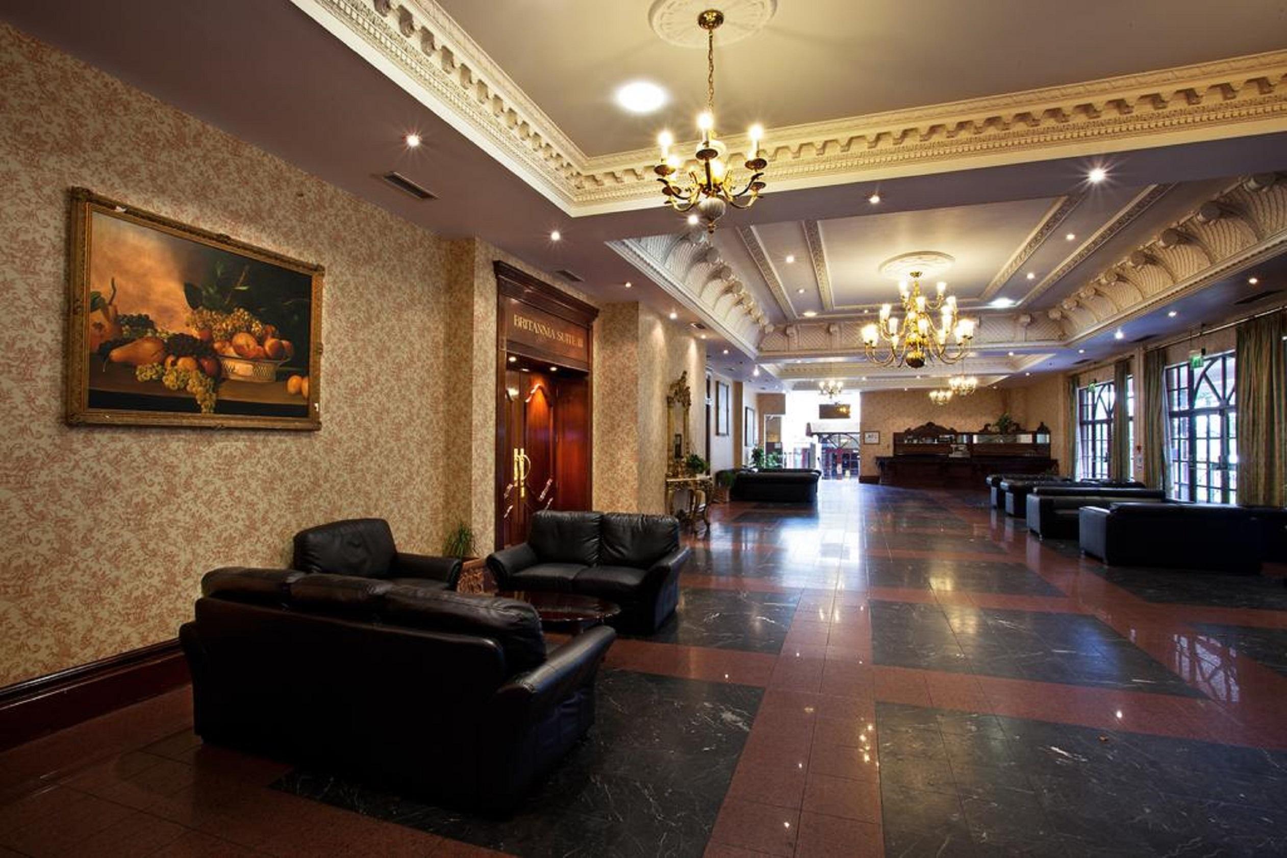 Royal Court Hotel & Spa Ковентри Экстерьер фото