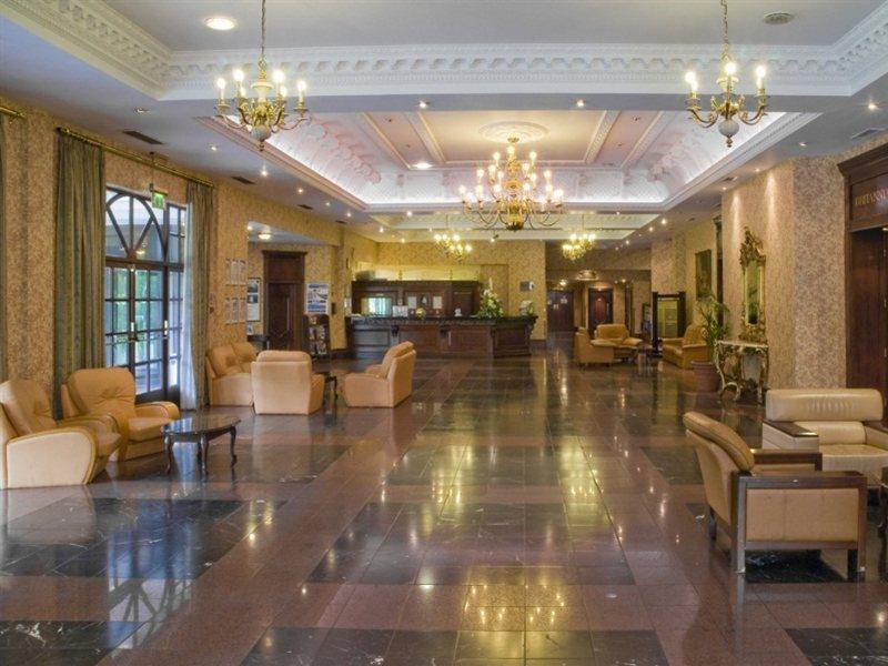 Royal Court Hotel & Spa Ковентри Экстерьер фото