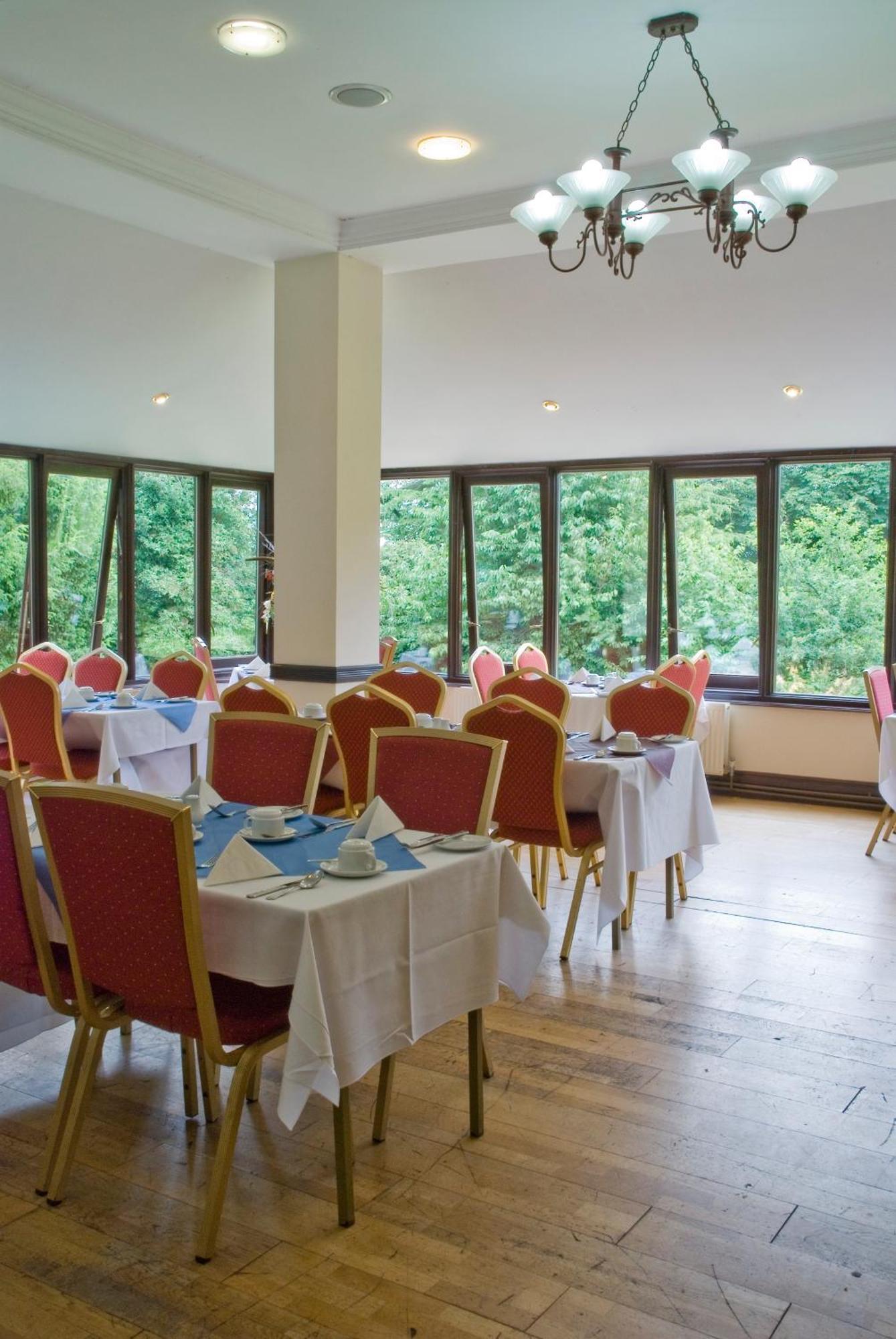 Royal Court Hotel & Spa Ковентри Экстерьер фото